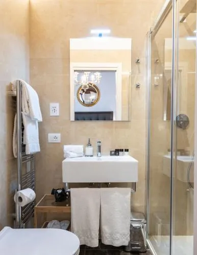 Kairos by Florence Art Apartments photo 12