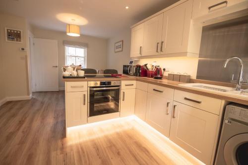 Middle Row Cottage – Photos 3
