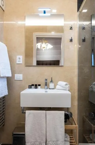 Kairos by Florence Art Apartments photo 58