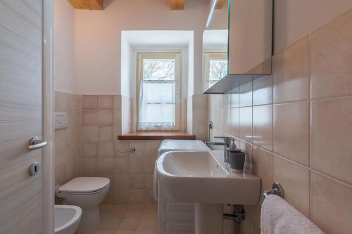 A bathroom at Villa Rosa