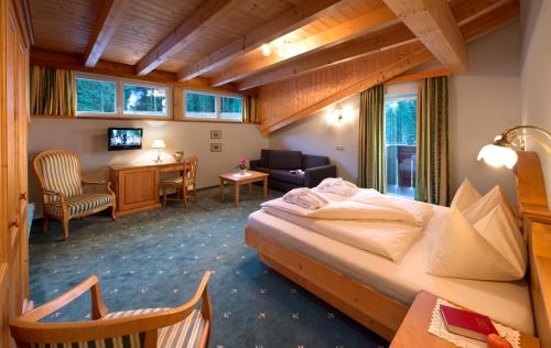 Gallery image of Hotel Waldrast Dolomites in Siusi