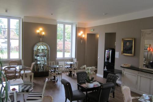 Posezení v ubytování Château De Lazenay - Résidence Hôtelière