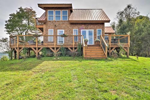 Jardín al aire libre en Stunning Mountain Views Hot Springs Hideaway!