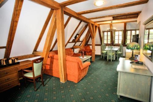 Gallery image of Hotel Przy Oślej Bramie - Zamek Książ in Wałbrzych