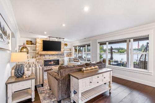 River Chalet CDA – Photos 4