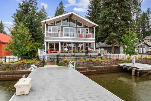 River Chalet CDA – Photos 3