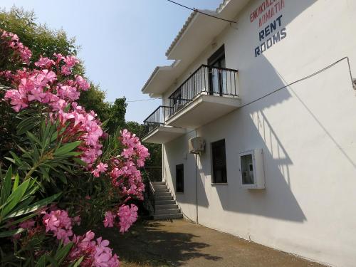 Το κτήριο όπου στεγάζεται  ο ξενώνας