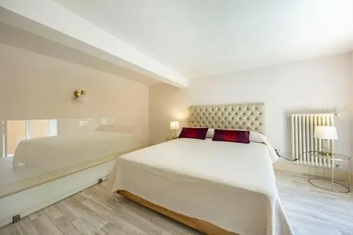 Home dentro il teatro photo 6