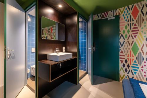 Kylpyhuone majoituspaikassa Stayokay Hostel Dordrecht - Nationaal Park De Biesbosch