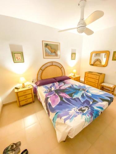 Postel nebo postele na pokoji v ubytování Precioso apartamento con piscina, y cerca de la playa