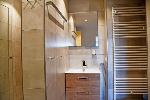 Un baño de Hoeft Residenz Alt Reddevitz