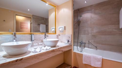 Koupelna v ubytování Hotel Gotthard-Zeit