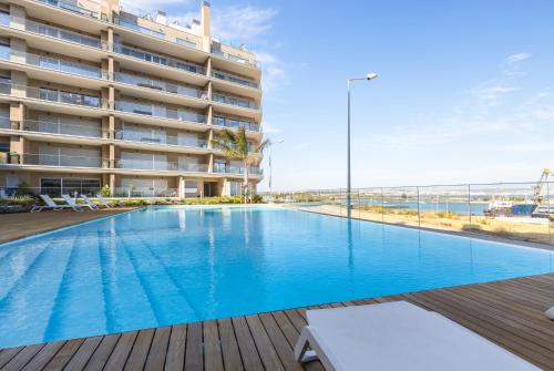 Afbeelding uit fotogalerij van One River Seixal in Seixal