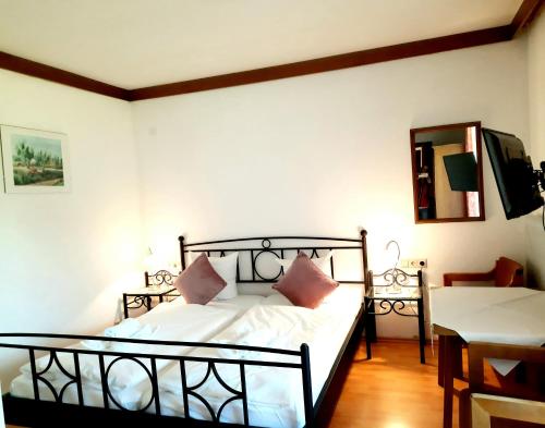 Postel nebo postele na pokoji v ubytování Apartments Edenhof