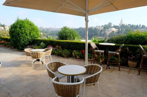 מרפסת או טרסה ב-Scots House Hotel