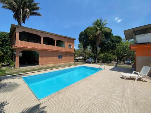 CASA INTEIRA entre Guaratiba e Campo Grande, RJ, nas proximidades do estadio Miecimo da Silva e Park