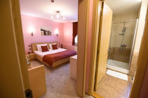 Vannituba majutusasutuses Euro Garni Hotel