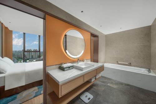 Imagen de la galería de Holiday Inn Luzhou Longjian, an IHG Hotel, en Luzhou