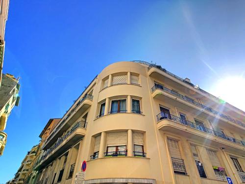 Nestor&Jeeves - ANDRIOLI TERRASSE - Central - Close beach - Top floor