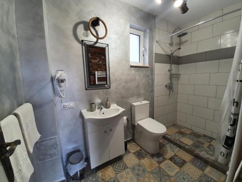 Kylpyhuone majoituspaikassa Edith's House