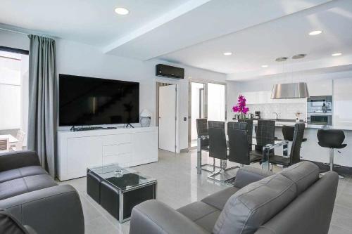 Two Dreams Luxury Villa