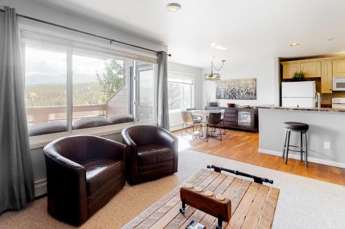 Watch Hill Mountain Retreat – Photos 3