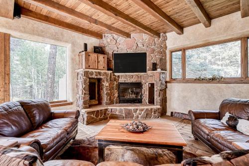 Palace in the Pines – Photos 3