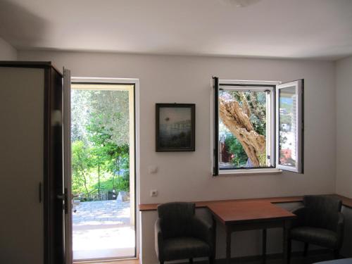 Gambar di galeri bagi Apartments Villa Pržno di Sveti Stefan