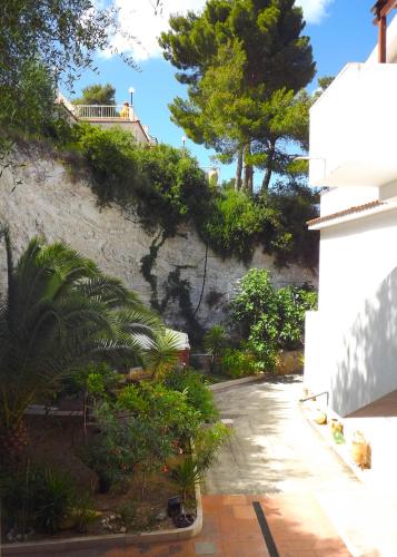 Κήπος έξω από το Residenza Collina Dei Pini
