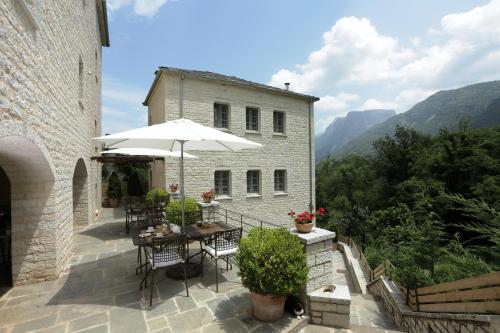 Gamila Rocks Mountain Hotel — Mountain view
