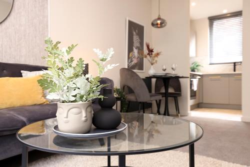 JOIVY Modern 1 bed Flat in West End, close to Princes Gardens photo 5