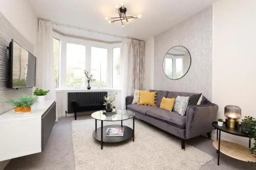 JOIVY Modern 1 bed Flat in West End, close to Princes Gardens photo 1