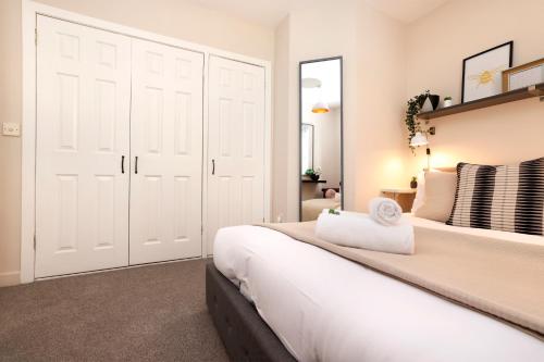 JOIVY Modern 1 bed Flat in West End, close to Princes Gardens photo 25