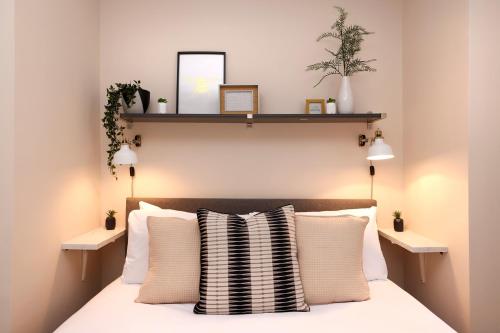 JOIVY Modern 1 bed Flat in West End, close to Princes Gardens photo 28