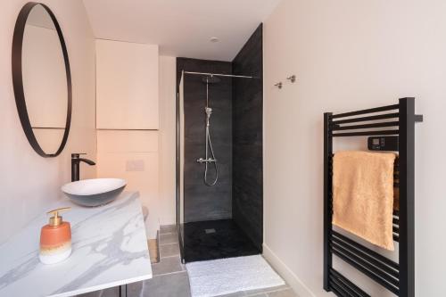 Koupelna v ubytování LAROZIERE Chambres d’hôtes