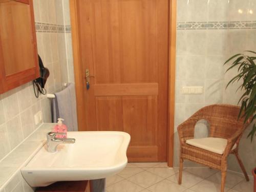 Ένα μπάνιο στο Ferienwohnung Kreuz