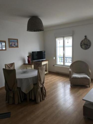 Μια τηλεόραση ή/και κέντρο ψυχαγωγίας στο Villa des Sarcelles