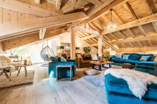 Chalet Chu Lo Dou Le Praz Courchevel - by EMERALD STAY
