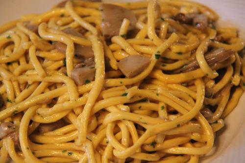 ホテルの敷地内または近くでの食事または食べ物