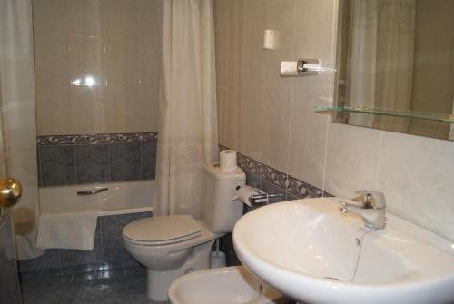 Kúpeľňa v ubytovaní Apartamentos La Dorada