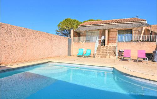Awesome Home In Cavaillon With 1 Bedrooms, Wifi And Private Swimming Pool