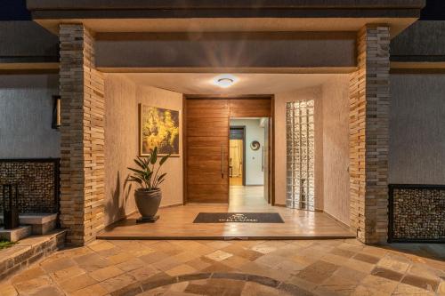 Gallery image of CLEO LAKE KIVU HOTEL in Mwendo