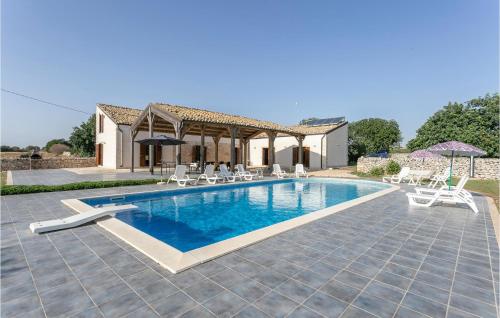 Amazing Home In Ragusa With 6 Bedrooms, Private Swimming Pool And Outdoor Swimming Pool