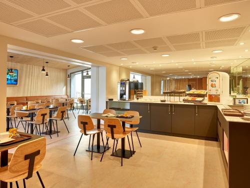 Restaurace v ubytování Hôtel REVOTEL Nancy Centre Gare et Congrès