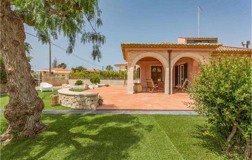 Stunning Home In Marina Di Modica With 3 Bedrooms And Wifi