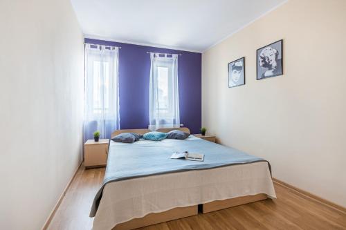 Posteľ alebo postele v izbe v ubytovaní Senator Warsaw Apartments