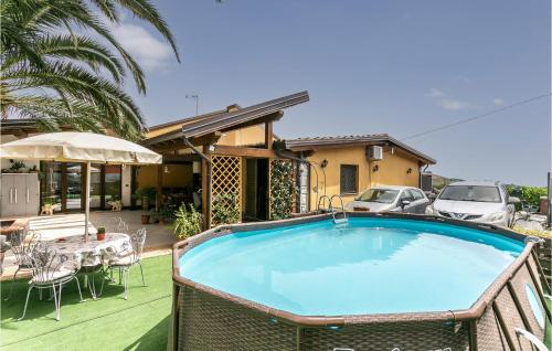 Stunning home in Piedimonte Etneo with 2 Bedrooms and WiFi
