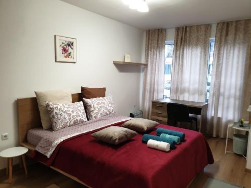 Postel nebo postele na pokoji v ubytování New The Twins Varna Two-Bedroom, Apt 5 at 15 Tsani Ginchev Street, floor 3