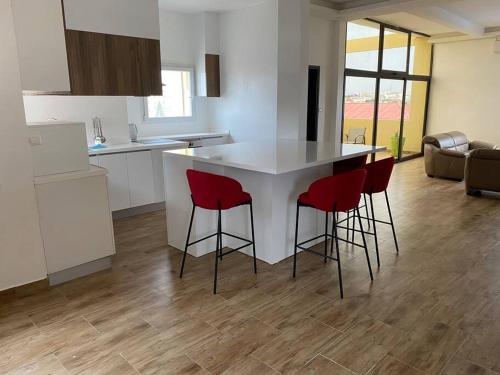 3 Chambres avec balcon et large terrasse Dakar