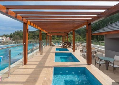Bazén v ubytování Laghetto Resort Golden Gramado nebo v jeho okolí
